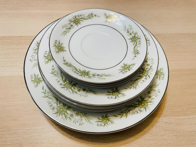 Plates $50 in Kitchen & Dining Wares in Bedford