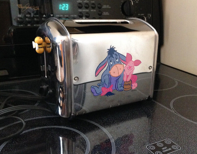 Winnie The Pooh Rise n' Shine Musical Toaster ~ Villaware | Toasters &  Toaster Ovens | Winnipeg | Kijiji