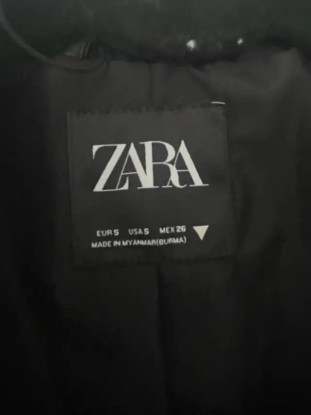 Zara faux leather motorcycle  jacket - small in Women's - Tops & Outerwear in Mississauga / Peel Region - Image 4