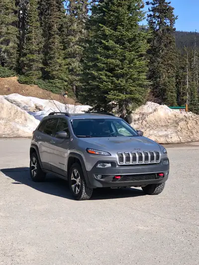 2014 Jeep Cherokee Trailhawk 236000 km | 3.2L Pentastar V6 (271 hp) 9 speed transmission, Fully Load...