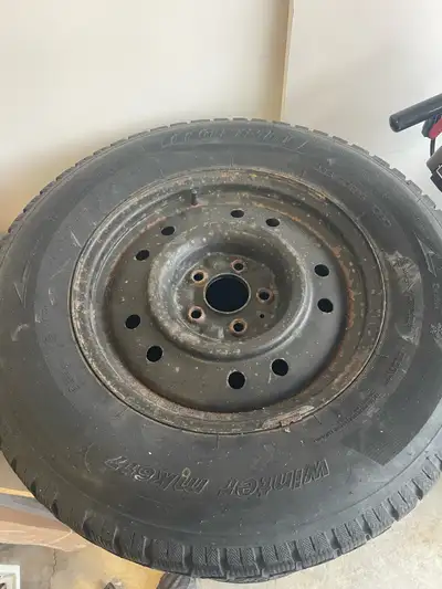 Barely used Mileking winter tires and rims. Size is 235/70R16. Came from a 2009 sante fe.