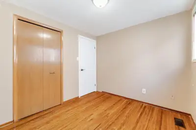 Room for Rent in a 3-Bedroom House – Available June 1, 2025