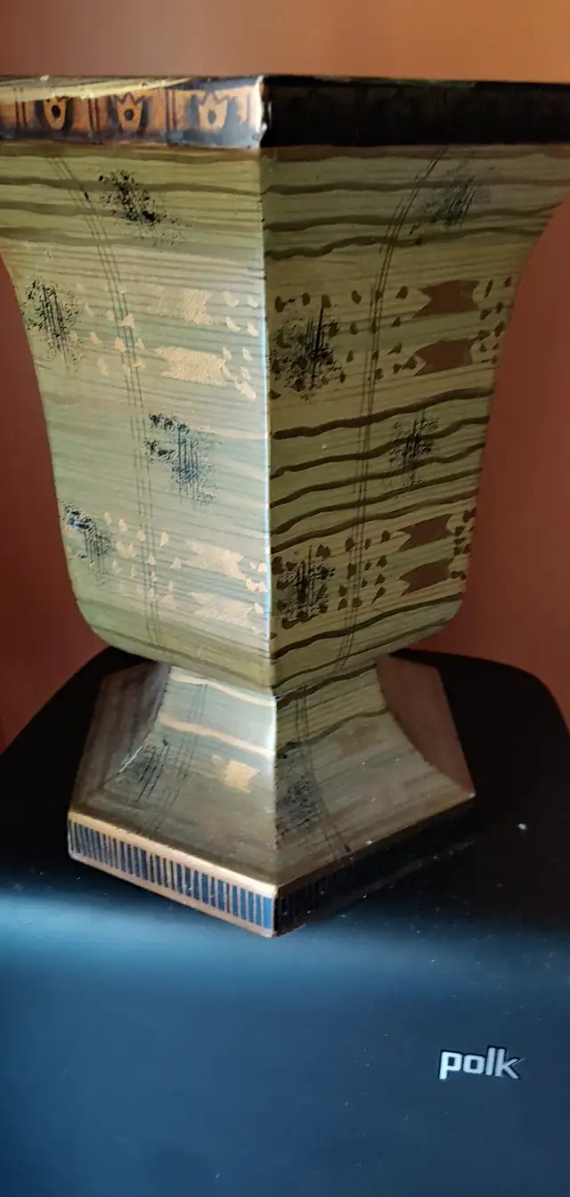 Planters METAL, CERAMIC, PLASTIC, MANY KINDS OF DECORATION VASES in Plants, Fertilizer & Soil in Mississauga / Peel Region - Image 8
