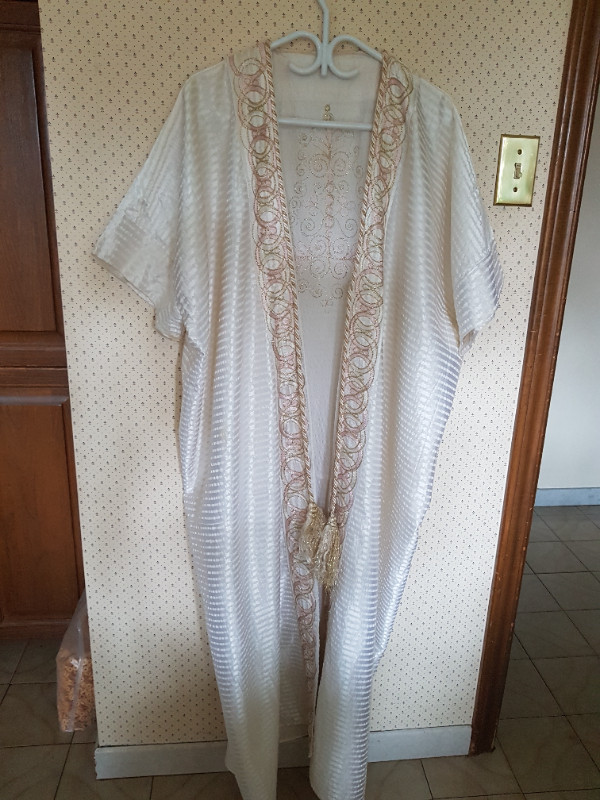 new beautiful embroidered caftan , one size fits all in Wedding in Mississauga / Peel Region