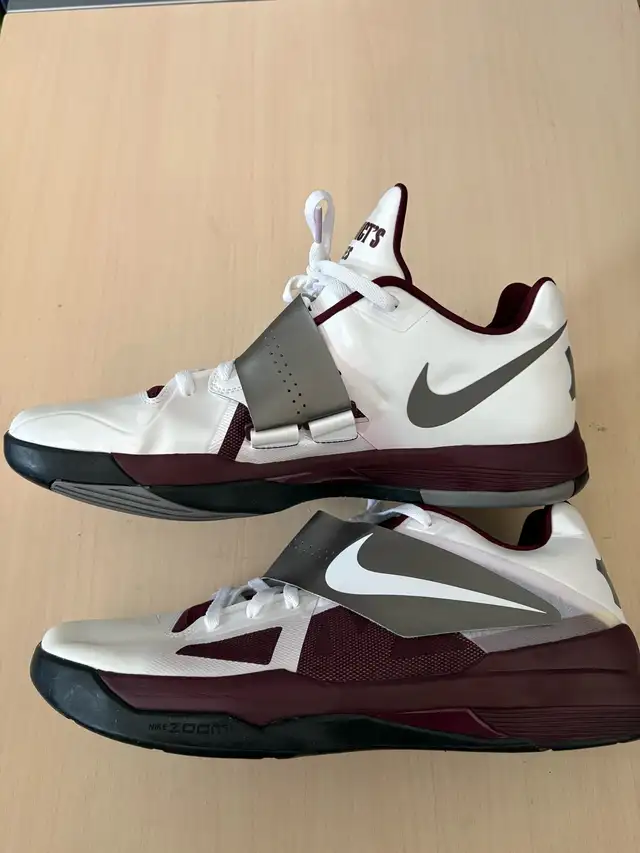 Very Rare Nike Zoom KD IVPromo Sneakers St.Benedict's Gray Bees in Men's Shoes in Oakville / Halton Region - Image 3