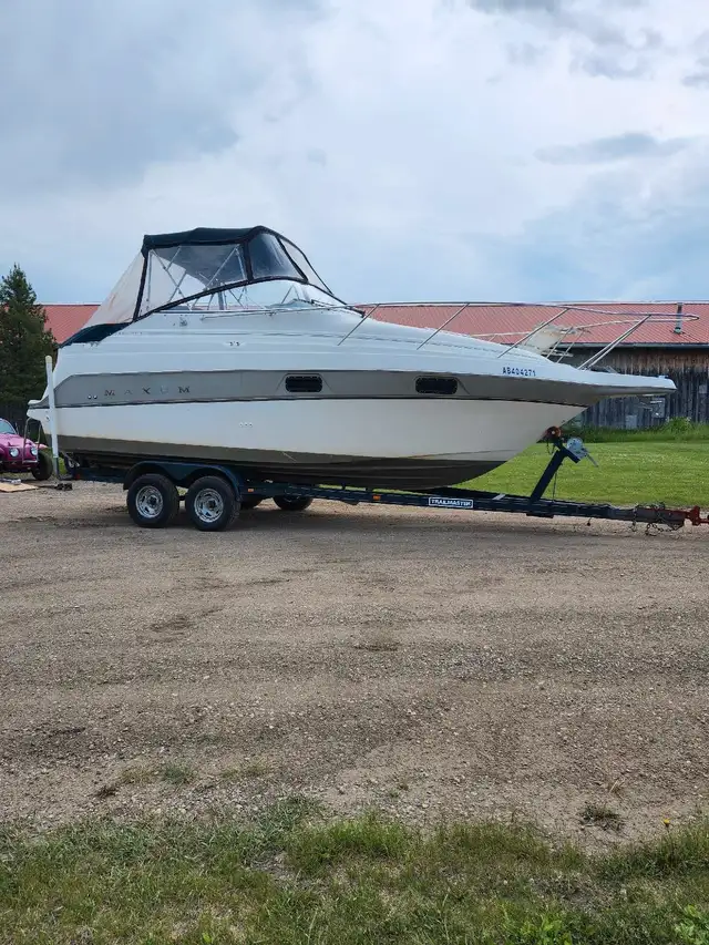 1995 Maxum 2400SCR in Powerboats & Motorboats in Edmonton - Image 3