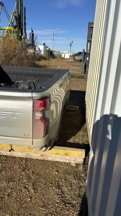 8’ box off of 2020 Silverado LT 1ton long box. good cond, had 80,000kms on truck when removed. Locat...