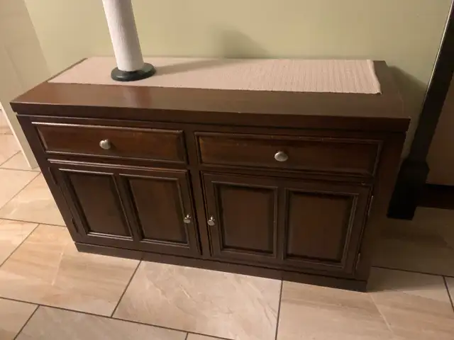 Solid wood buffet / china cabinet / hutch in Hutches & Display Cabinets in Ottawa - Image 3