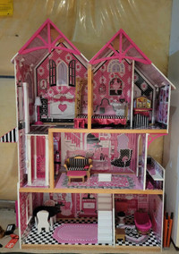 KIDCRAFT WOODEN DOLL HOUSE