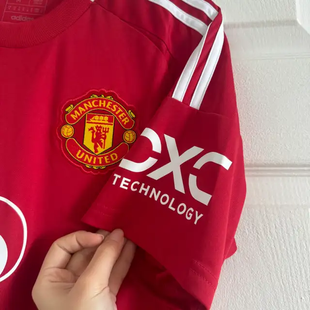 Manchester United Adidas Men's Red 2024/25 Home Jersey in Men's in Laval / North Shore - Image 7