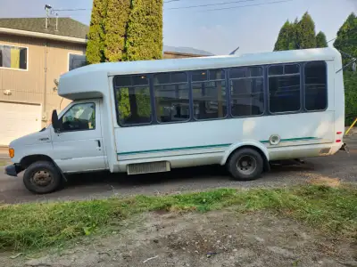 Originally built for a touring rock band, this heavy-duty E-450 is now ready for your next adventure...