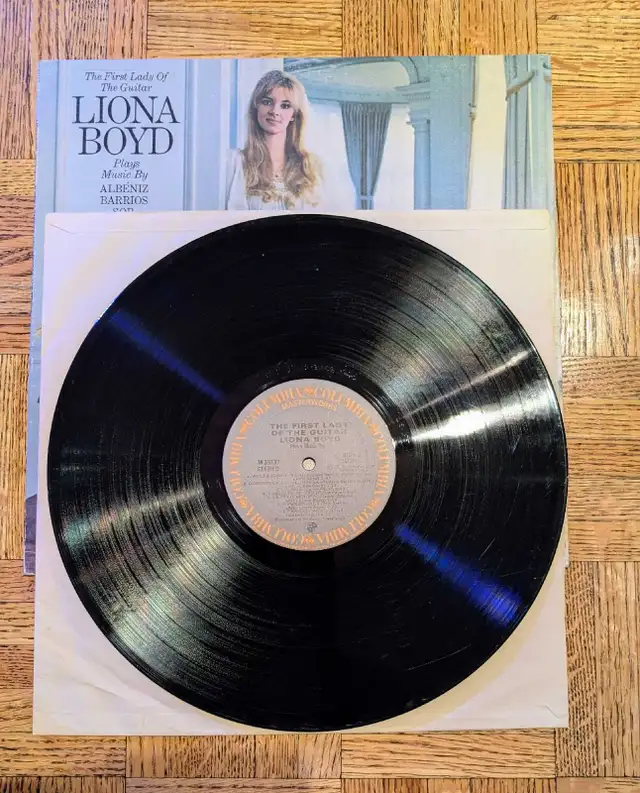 Lot of 9, Liona Boyd vinyl record collection (1 signed) in Arts & Collectibles in Winnipeg - Image 3