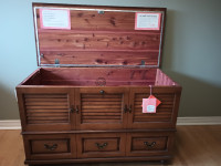 CEDAR Hope Chest (Beautiful Condition)