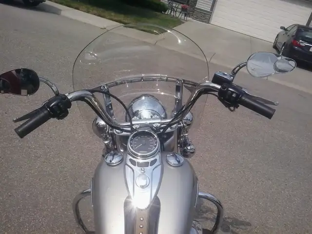 2009 Harley Heritage Platinum Ed 17000 kms in Street, Cruisers & Choppers in Calgary - Image 2