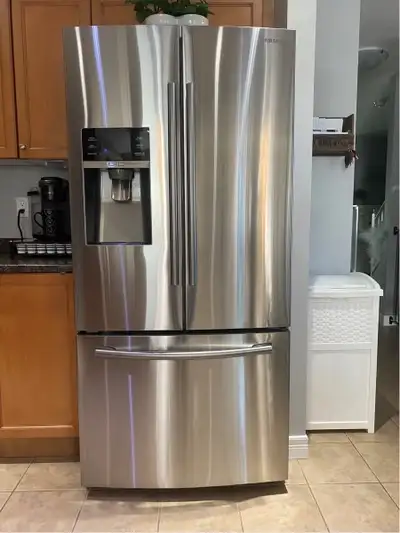 BEAUTIFUL STAINLESS STEEL 33”  ICE/WATER REFRIGERATOR, View more