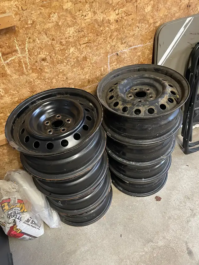 steel wheels for Toyota Corolla in Tires & Rims in Grand Bend - Image 2
