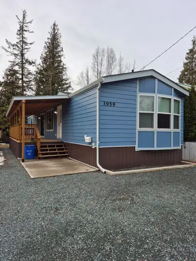Two bedroom, two bathroom mobile home available for rent in Thornhill. Available immediately. $2,400...