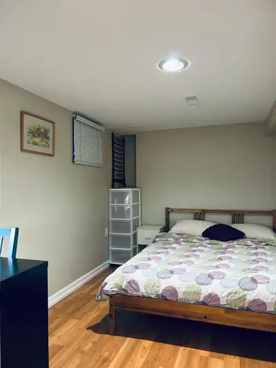 Student accomodation/homestay near Eglinton West Subway Station