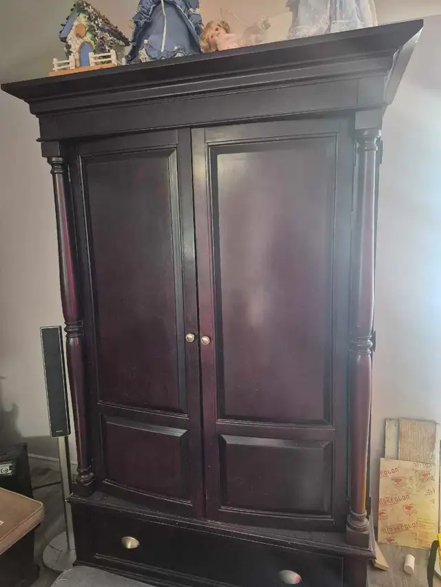 cherry cabinet SOLID WOOD in Hutches & Display Cabinets in Edmonton - Image 7