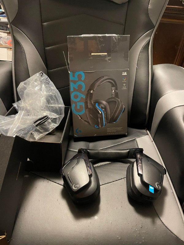 LOGITECH G935 RF WIRELESS GAMING HEADSET in Speakers, Headsets & Mics in City of Toronto