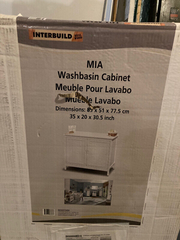 Cabinet/base pour lavabo de salle de bain blanc dans Armoires et revêtements de comptoir  à Ville de Montréal