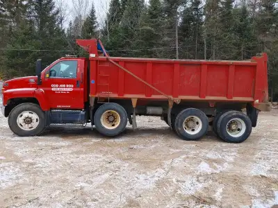 2006 GMC Kodiak C8500 631xxxkm 300hp C7 Cat Motor 8spd manual Air Brakes Runs 20-22 tons 16,000lb Fr...