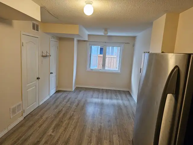 Walkout basement studio for rent in Houses for Sale in Oakville / Halton Region - Image 2