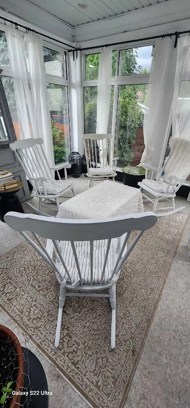 Rocking chairs white64003854113409120