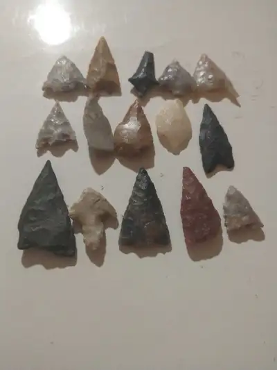 Beautiful 10,000-2,200 BC Neolithic arrowheads (15), View more