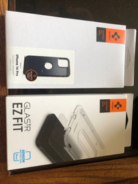Iphone 14Pro Spigen Case and screen protector