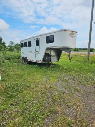 One owner, not lot of miles, serviced regularly, pulls great with a half ton truck. Not using it eno...