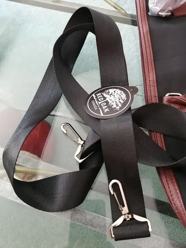 DUFFLE BAG in Women's - Bags & Wallets in Kitchener / Waterloo - Image 7