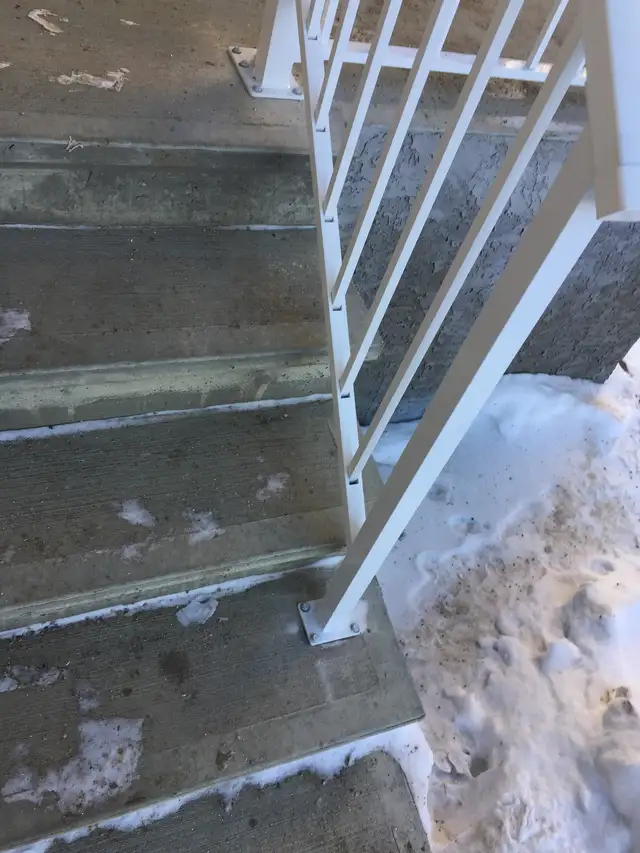 Aluminum railing with affordable prices ,manufacturing and inst in Decks & Fences in Edmonton - Image 2