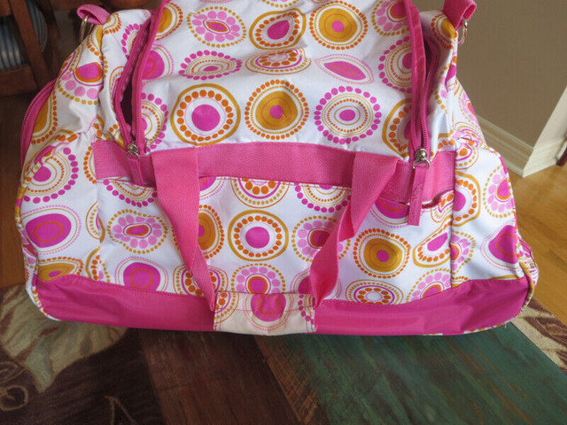 Girls' Travel Duffle Luggage Bag with Toiletry Bag in Toys & Games in City of Toronto - Image 3