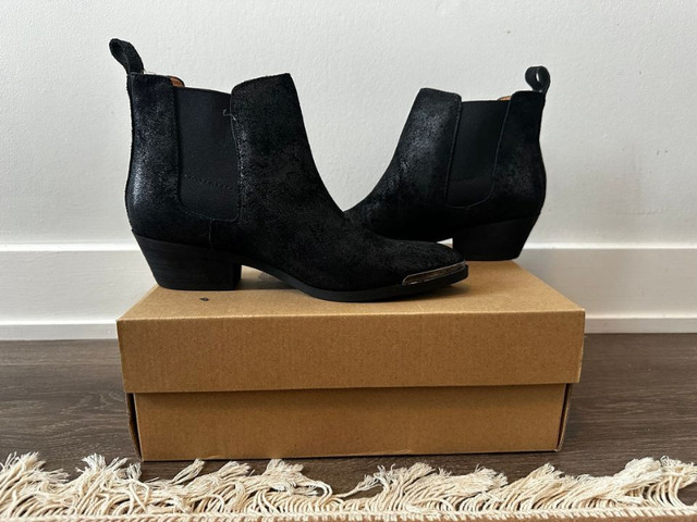 Ralph Lauren Black Booties Size 6 in Women's - Shoes in City of Toronto