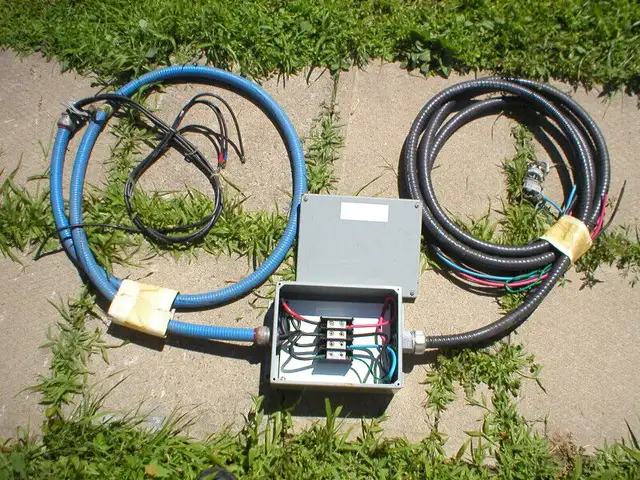 FIL WIRE CABLE ELECTRIQUE CUIVRE COPPER CAPWIRE gauge 8 BLEU c51 in Other in Longueuil / South Shore - Image 2