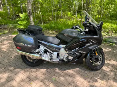 2020 Yamaha FJR1300ES for sale. Comes with Garmin Zumo GPS, Frane Sliders (never tested), Touring Wi...