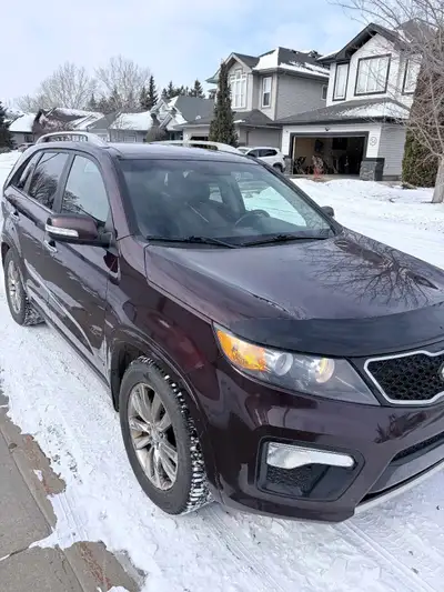 2013 Kia Sorento SX V6 AWD Sunroof Navigation Heated and cooled seats Heated steering wheel 7 seater...
