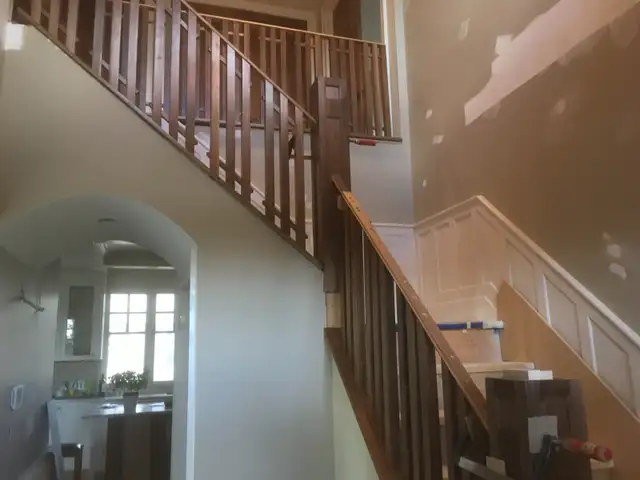 Finishing carpenter464602047814707200