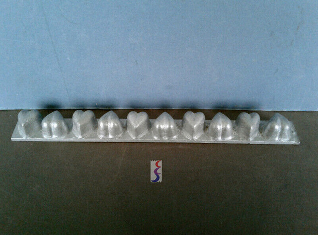 Aluminum Candy Chocolate Mold Making Mold Hearts in Hobbies & Crafts in Kitchener / Waterloo - Image 2