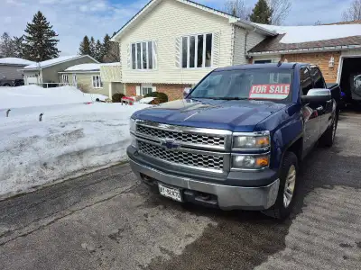 2014 chevrolet silverado 1500 crew cab standard bed (6' 6") 277,000km Transmission rebuilt in the fa...