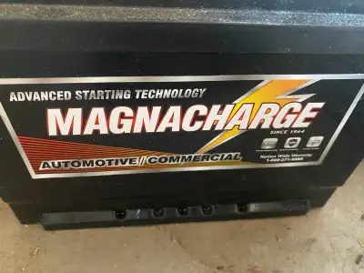 Magnacharge car battery 48-850 Used for only 1 month in a 2017 Ford Escape Located in Orleans (Chate...