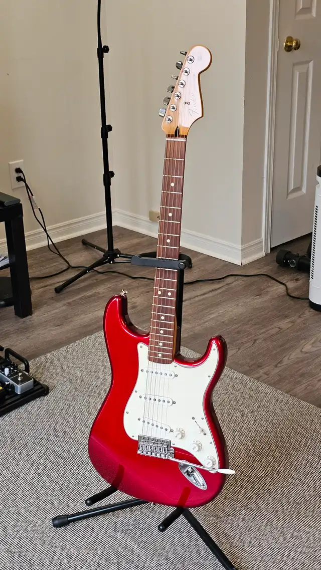 2015 MIM Fender Stratocaster - SSS, Candy Apple Red in Guitars in Hamilton - Image 9