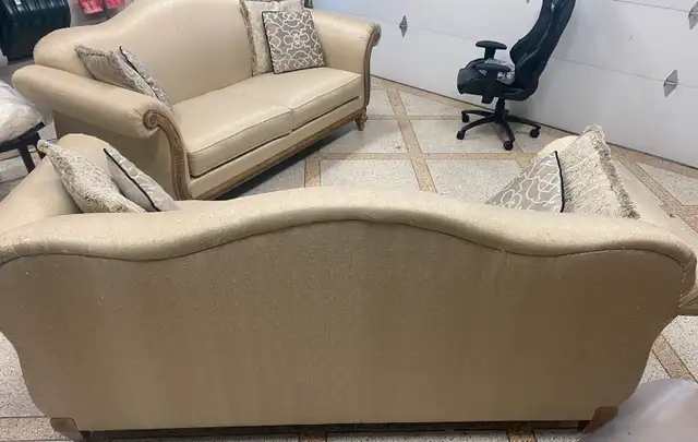 solid wood sofa in Couches & Futons in Bedford - Image 7