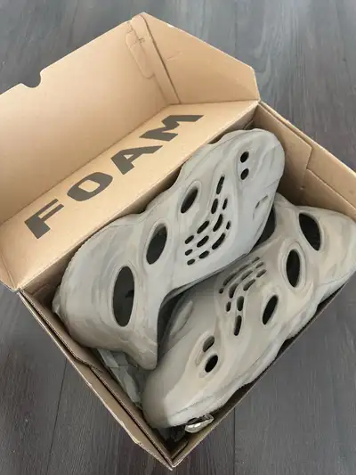 Adidas Yeezy Foam RNR, Size 9, View more