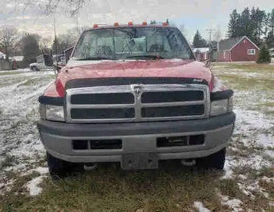 Selling my 1 ton dodge dually rwd. 12v 5.9 cummins engine with 287xxxkm. Transmission was swapped at...