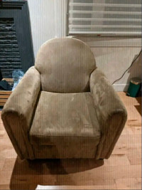 Fauteuils/chaises/sofas identiques/chair/couch