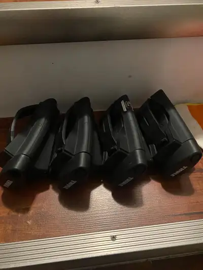Selling universal Thule crossbars / roof racks for raised roof rails Thule wing bars 53” 135cm Thule...