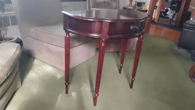 Bombay Mahogany Console Table in Other Tables in Mississauga / Peel Region - Image 3