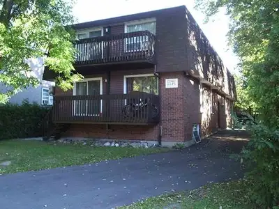 Bright one bedroom apartment near Bank and Heron for rent